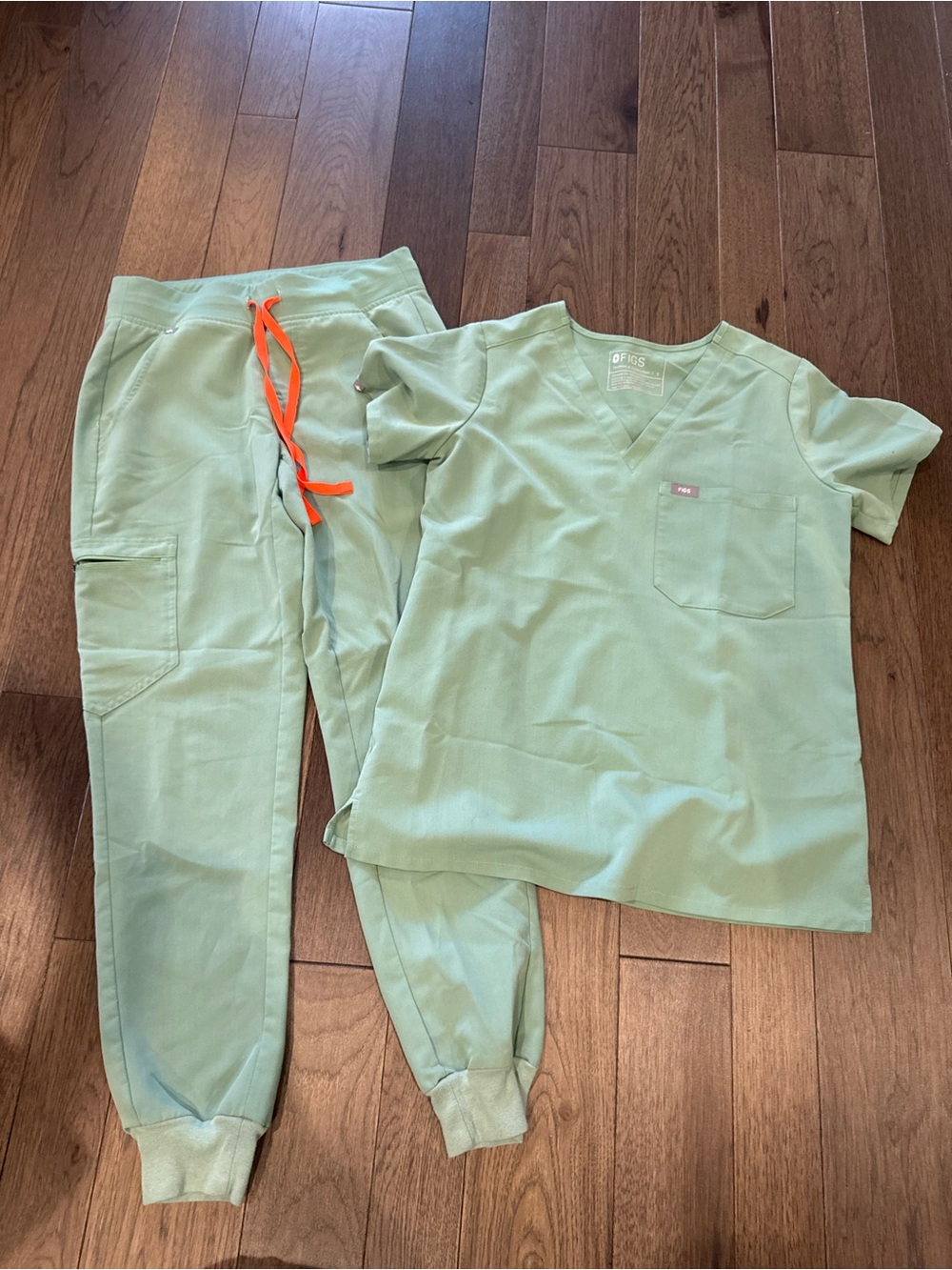 FIGS Scrub Set with Jogger Pants, Sage green